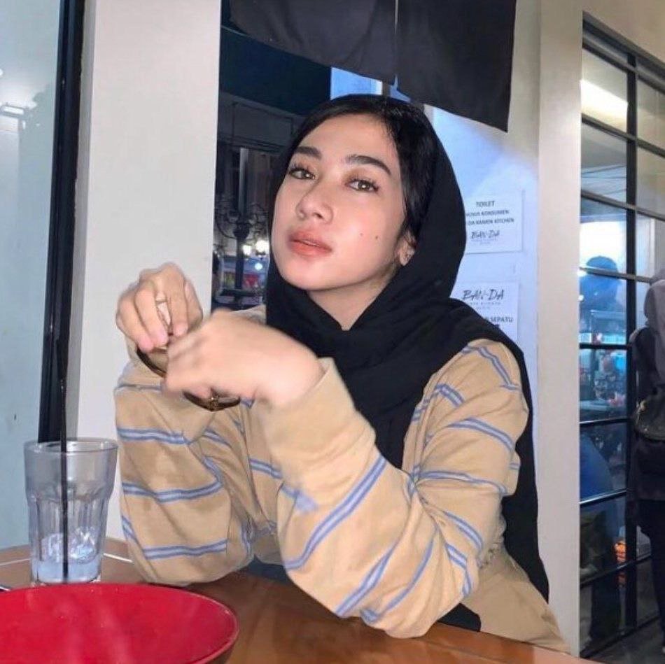 Kamu cantik, tapi gampang... #1UeDkX9C